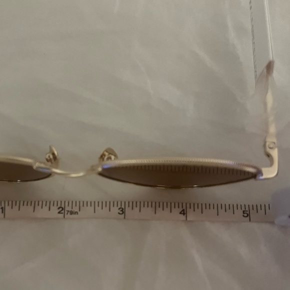 Le Specs GIGI HADID Gold Bazaar Sunglasses - Picture 10 of 13